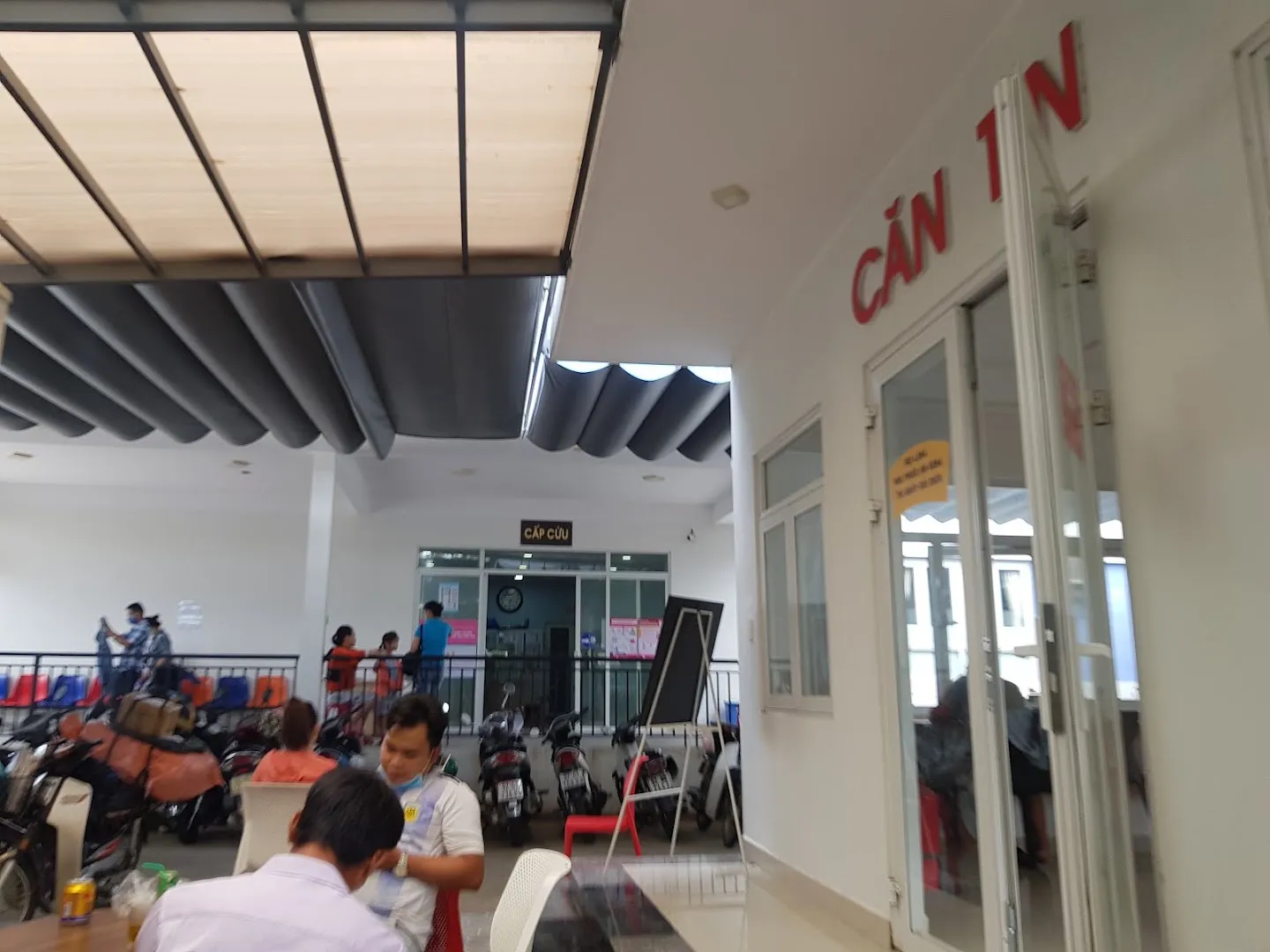 Lối vào khu vực Cấp cứu của bệnh viện.
