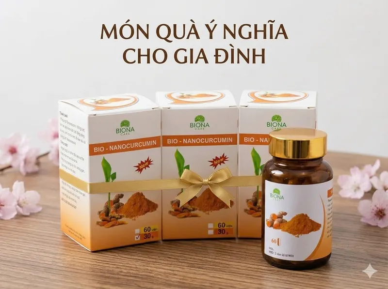 Các hộp và lọ sản phẩm BIO-NANOCURCUMIN Biona Care được bày kèm nơ quà tặng.