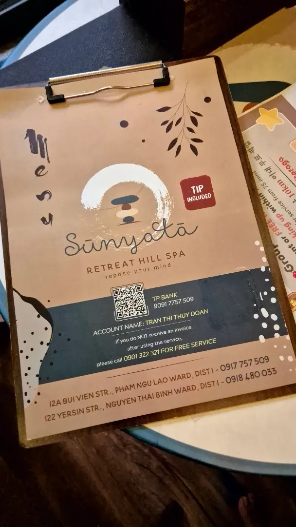 Bảng thông tin thanh toán và địa chỉ của Sunyata Retreat Hill Spa.