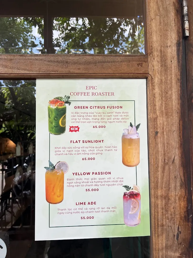 Bảng menu đồ uống của Epic Coffee Roaster với các món Green Citrus Fusion, Flat Sunlight, Yellow Passion và Lime Ade cùng giá bán.