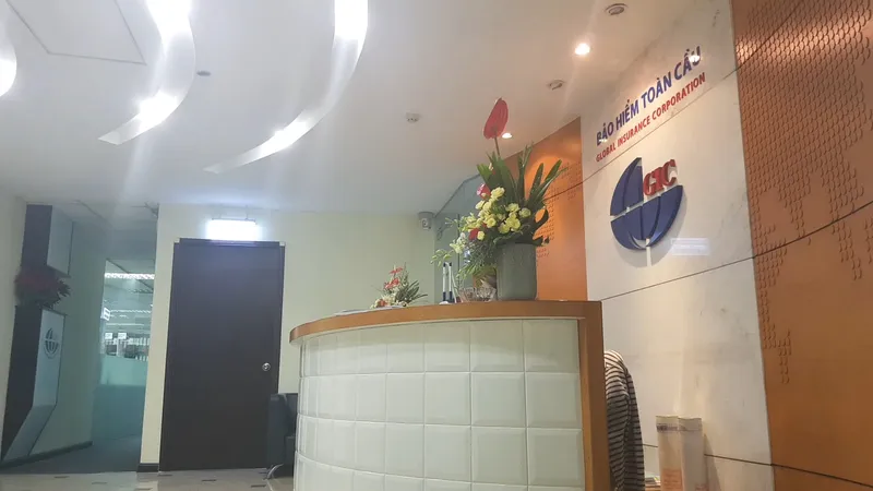 Quầy lễ tân trong văn phòng Bảo hiểm Toàn Cầu (GIC).
