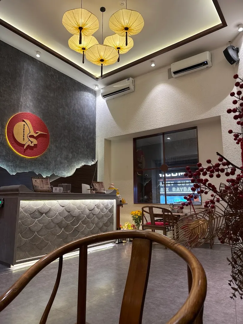 Không gian lễ tân và khu vực chờ được trang trí theo phong cách thư giãn.